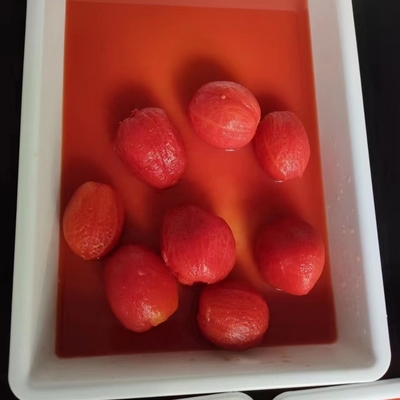 맛있는 달콤 한 맛 과자 껍질 벗겨진 캔