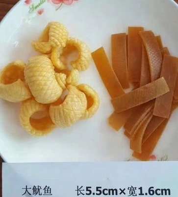 일반 분홍색 감자 칩 오징어 롤 새우 스트립 배아 재료 색상 적색 흰색 새우 크래커